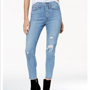 Levi Wedgie Skinny Size 25